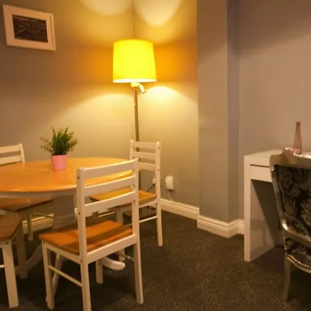 Henry Street Aparthotel Apartment